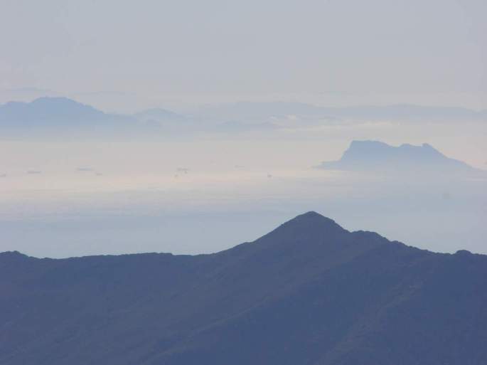 Llegando exhausta al municipio de Estepona, ya podía divisar la dura prueba del Estrecho de Gibraltar, y al fondo: ¡África!